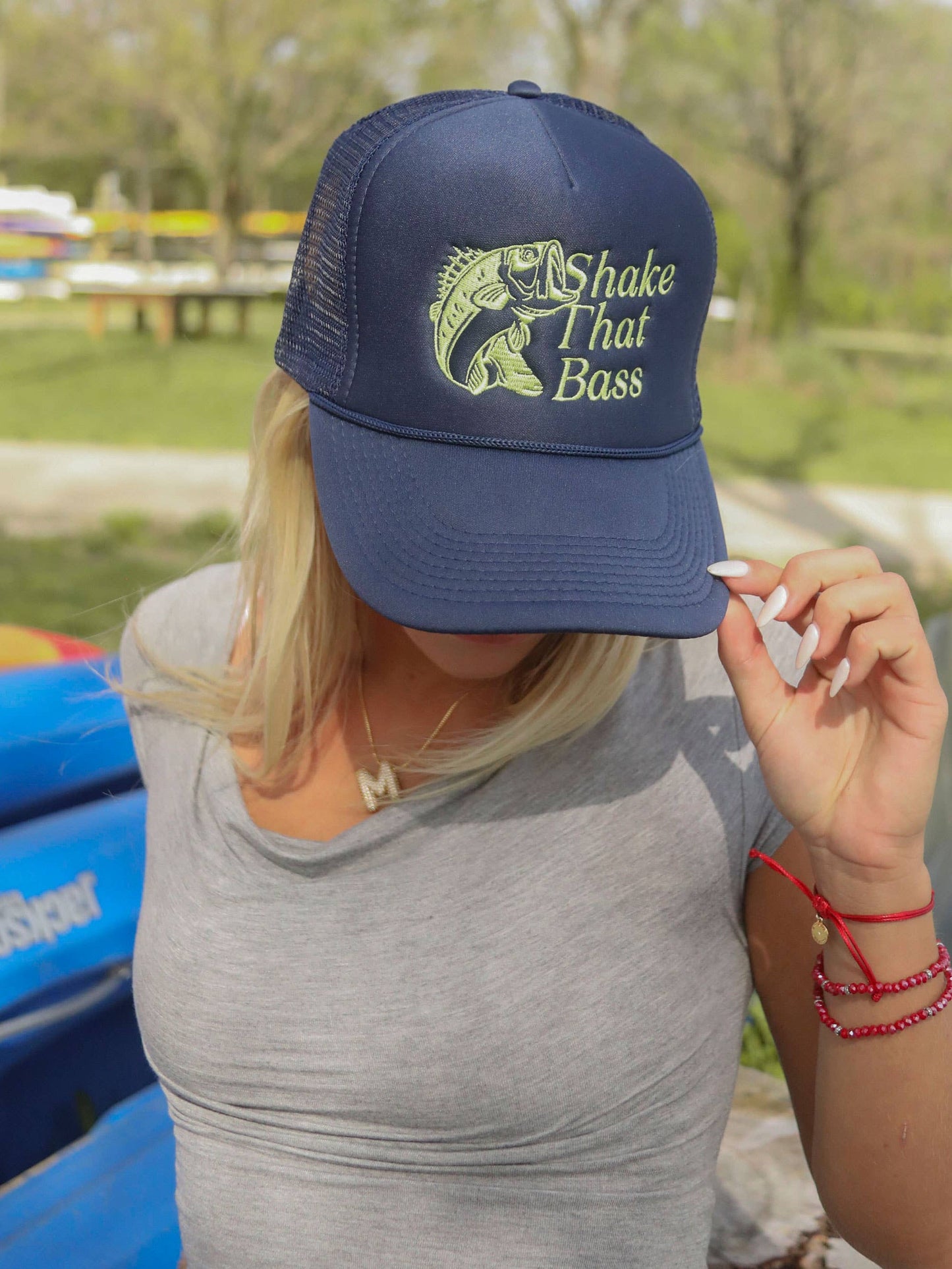 SHAKE THAT BASS TRUCKER HAT (NAVY)