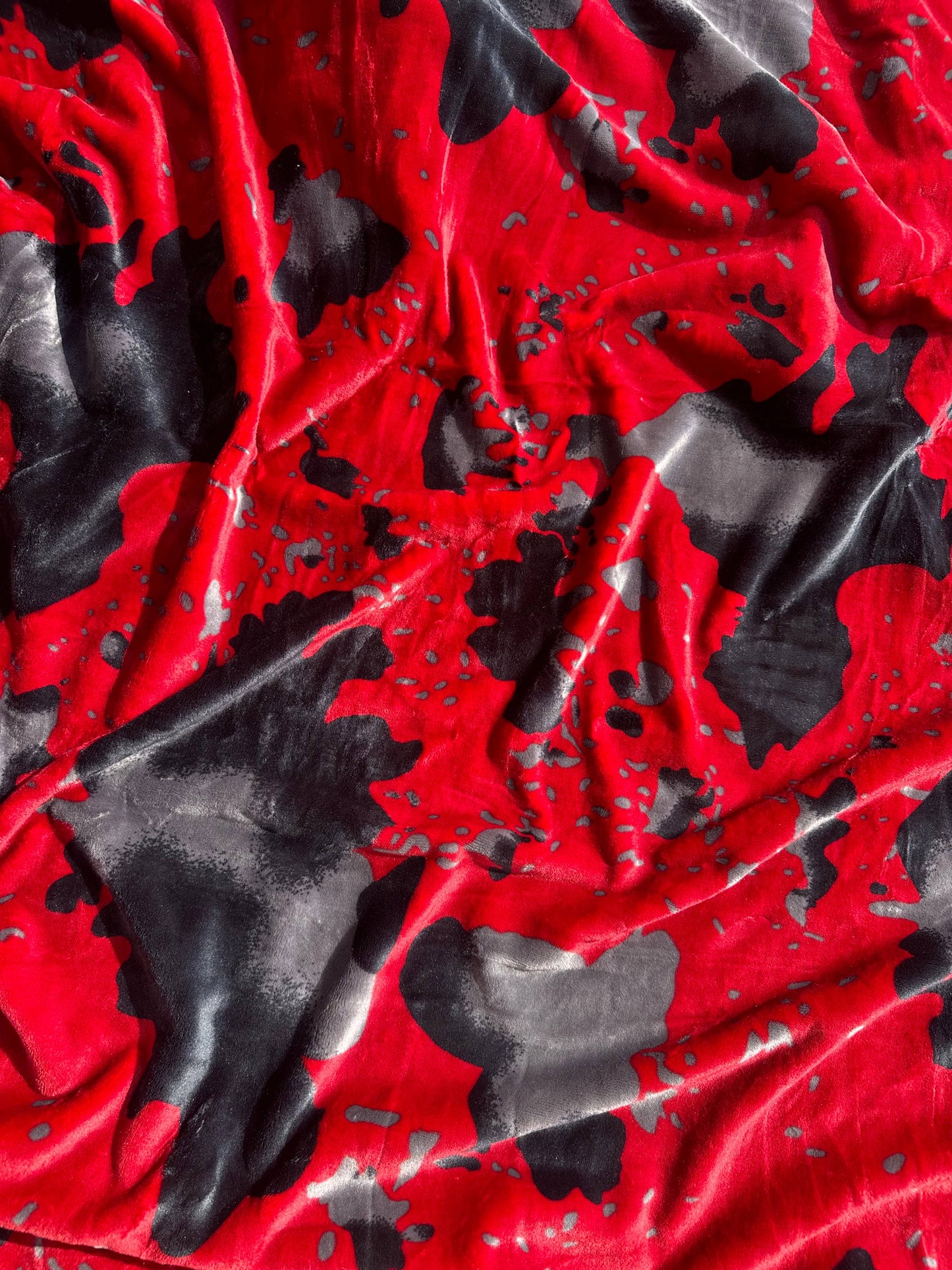 Twin Red Cow Print Lightweight Flannel Blanket - 60" x 80"