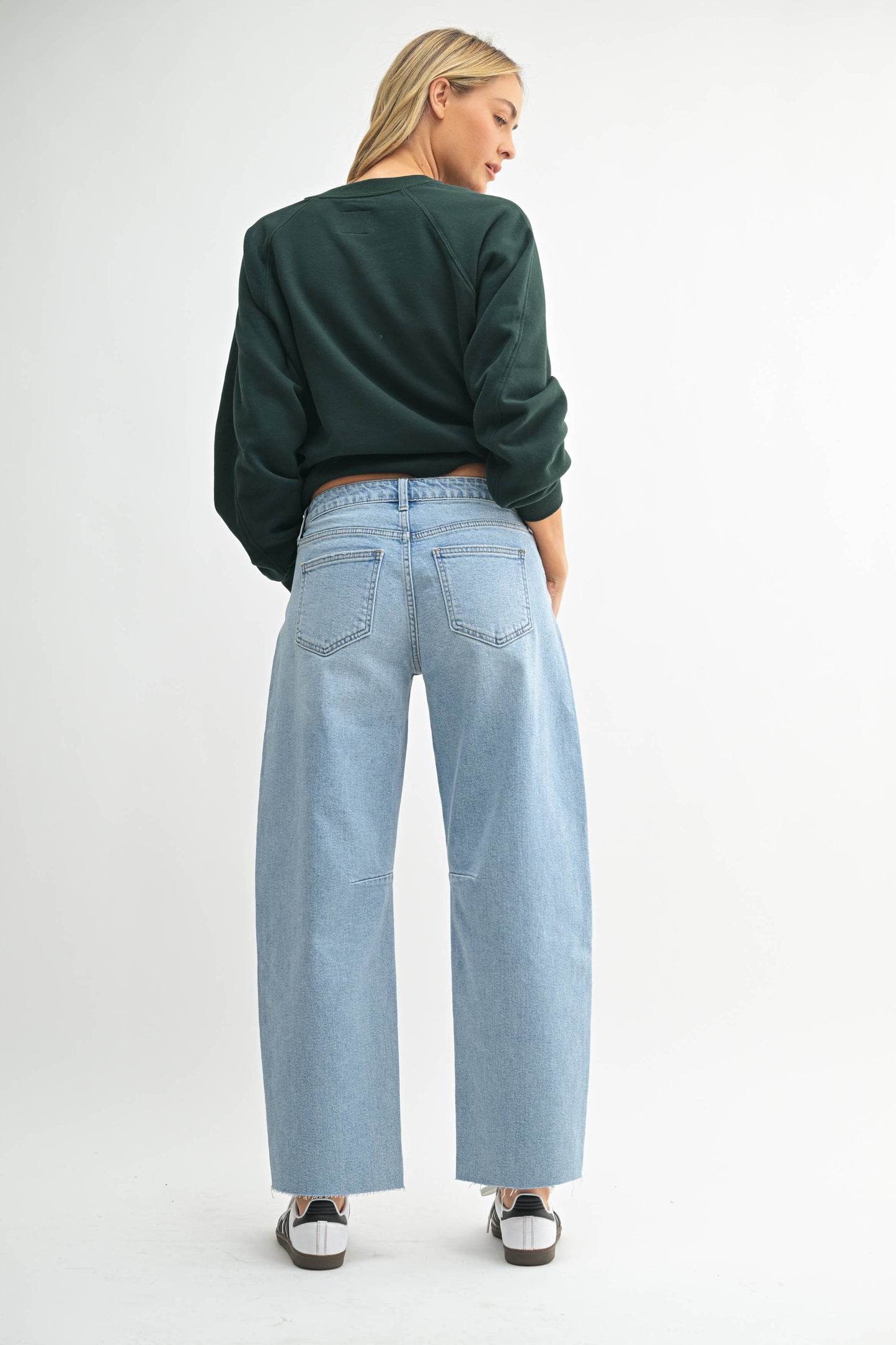 JP408 - LT - Mid Rise Barrel Jean
