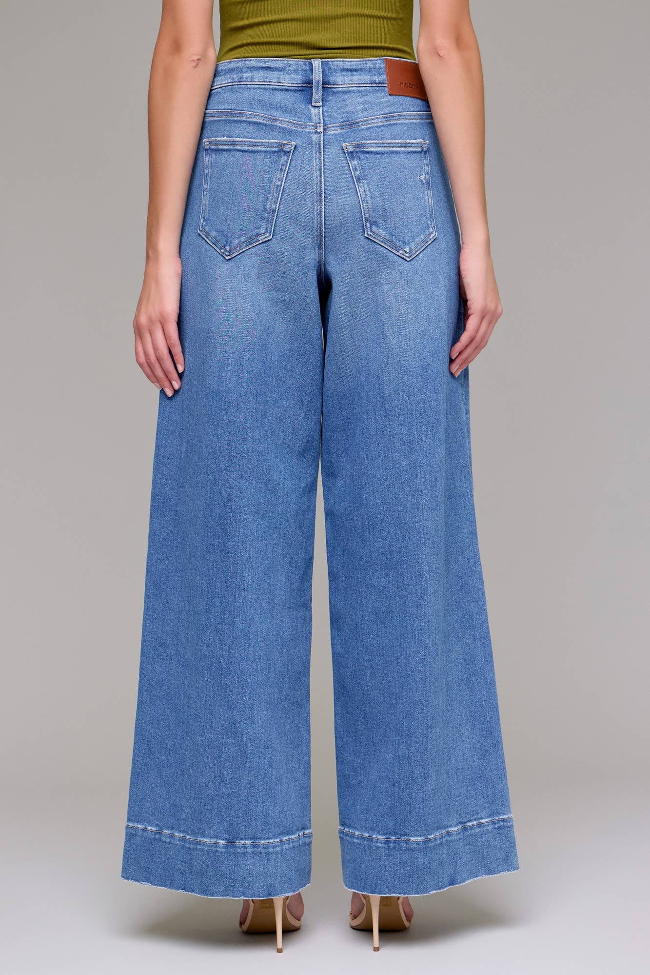 Medium Dark Welt Pocket 32" Inseam Super Wide leg