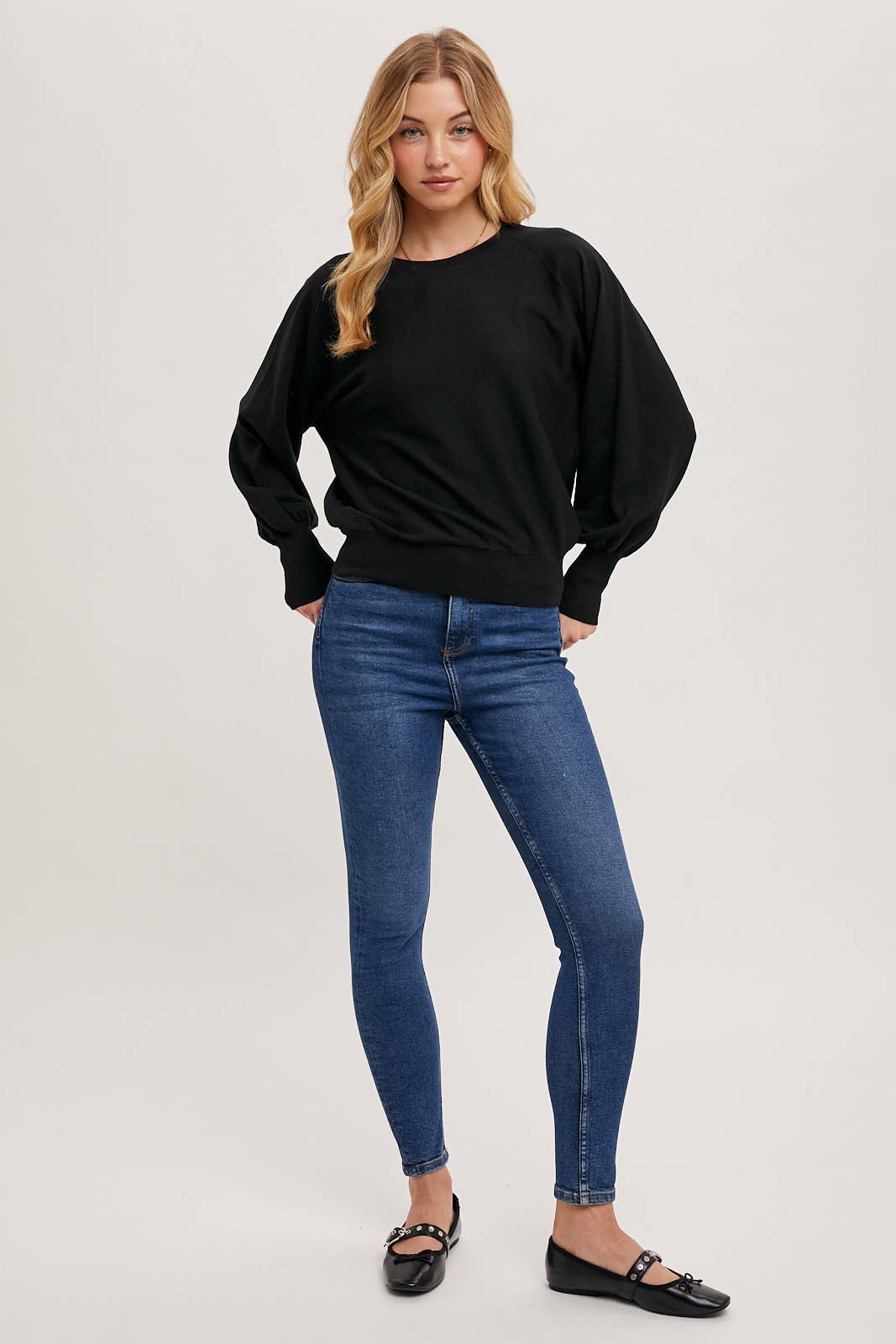 LIGHTWEIGHT KNIT SWEATER PULLOVER