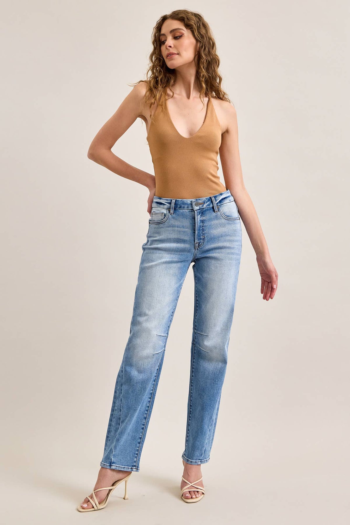 MOM JEANS