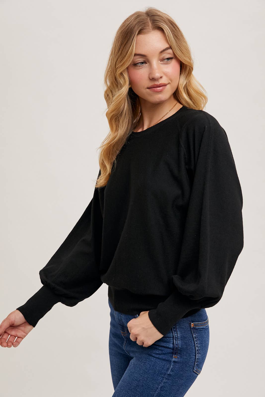 LIGHTWEIGHT KNIT SWEATER PULLOVER