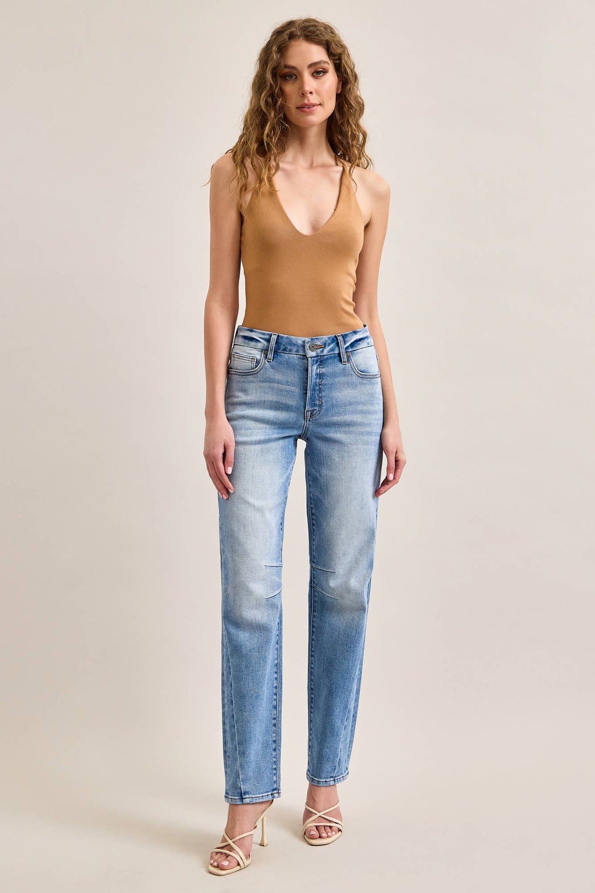 MOM JEANS