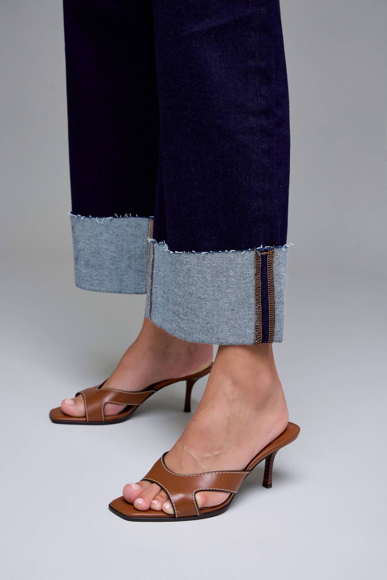 Rinse Wash Cuffed 28" Inseam Wide leg
