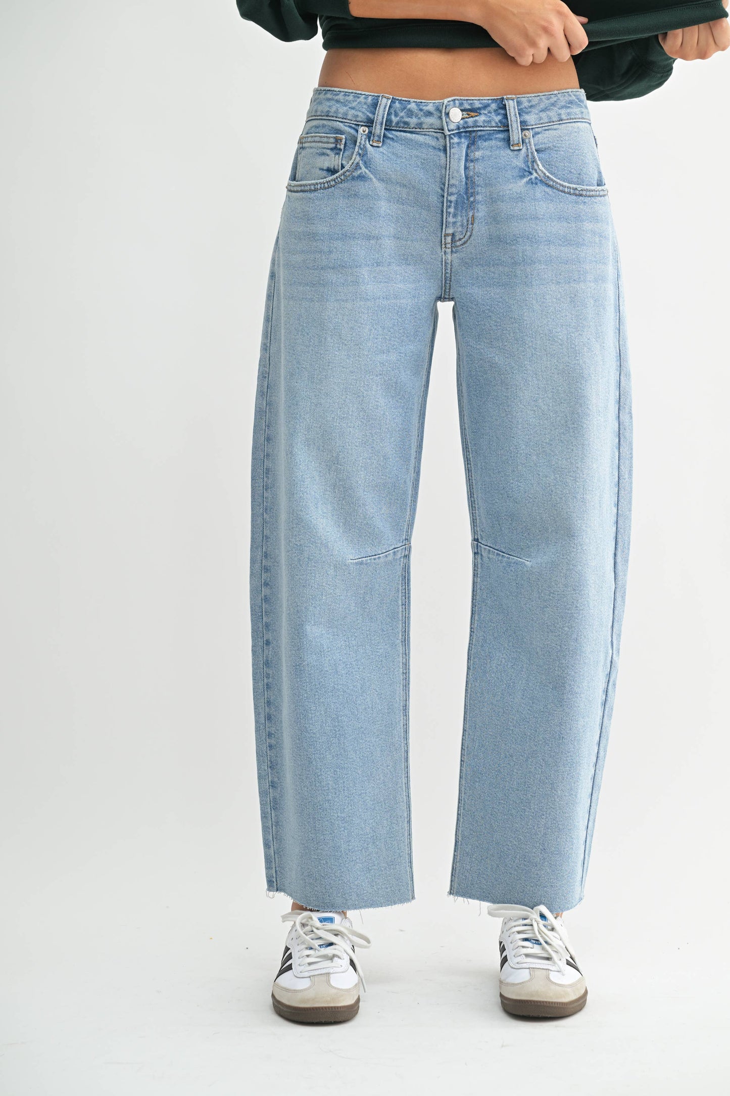 JP408 - LT - Mid Rise Barrel Jean