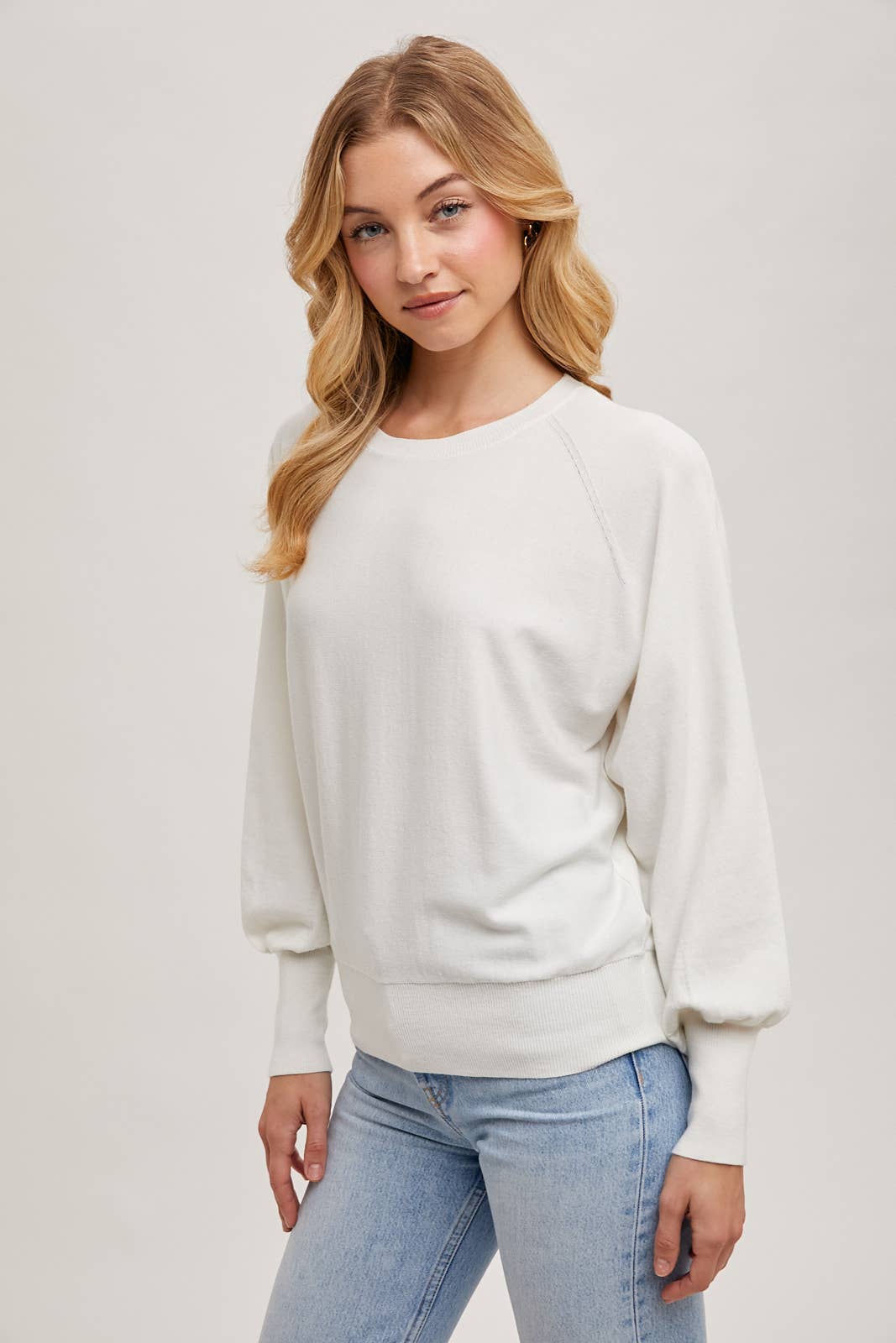 LIGHTWEIGHT KNIT SWEATER PULLOVER