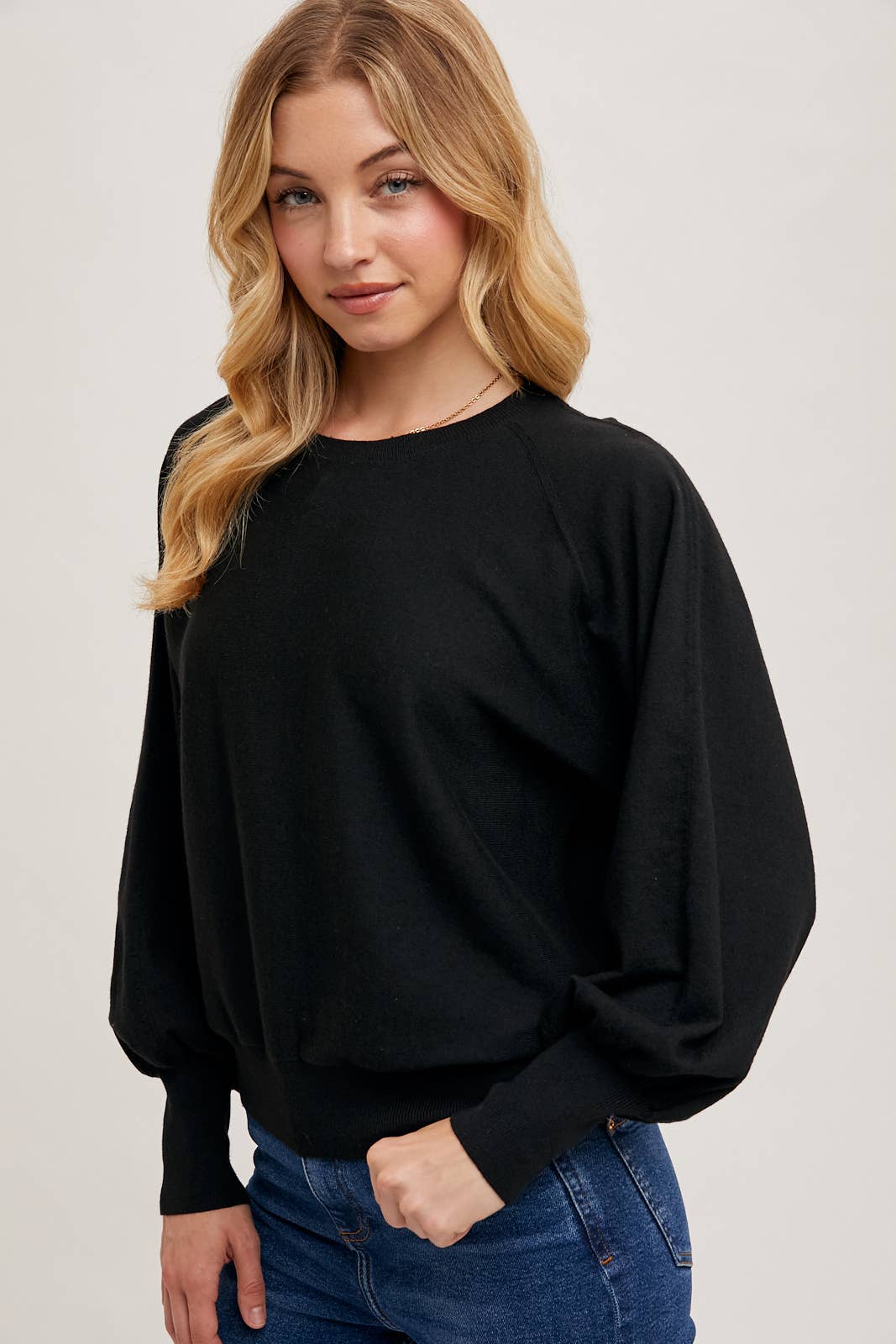 LIGHTWEIGHT KNIT SWEATER PULLOVER