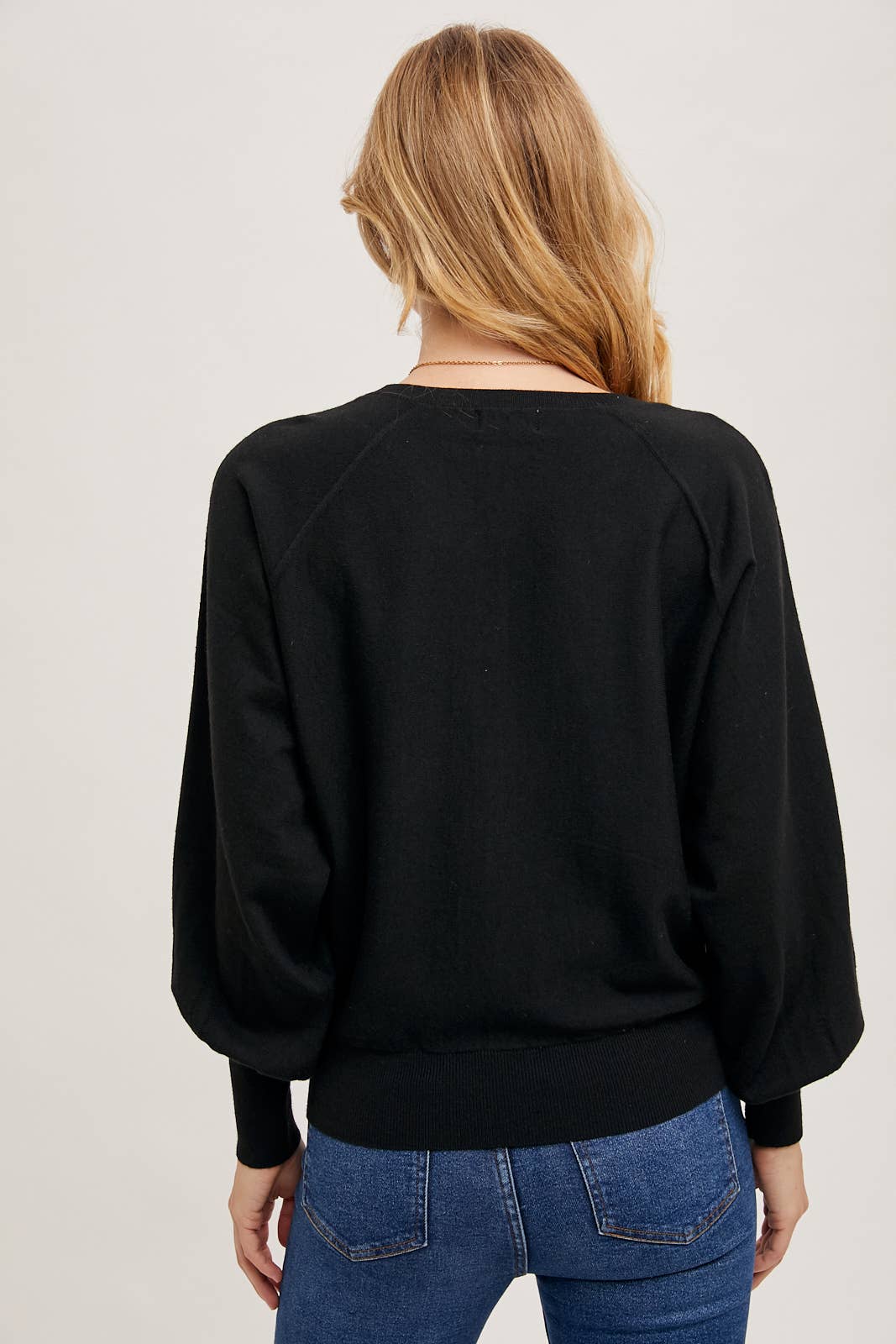 LIGHTWEIGHT KNIT SWEATER PULLOVER