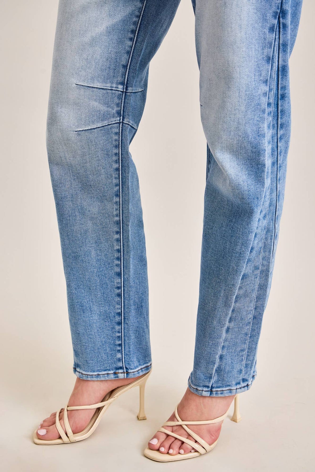 MOM JEANS