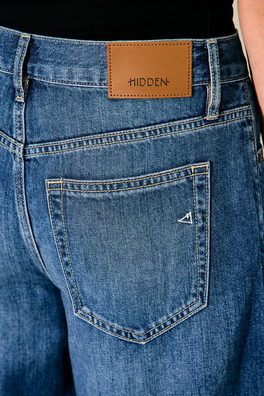WIDE LEG JEAN