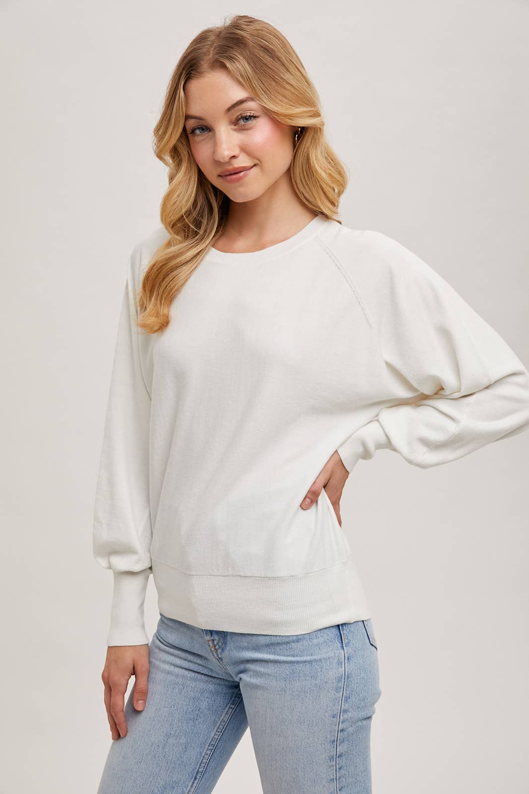 LIGHTWEIGHT KNIT SWEATER PULLOVER