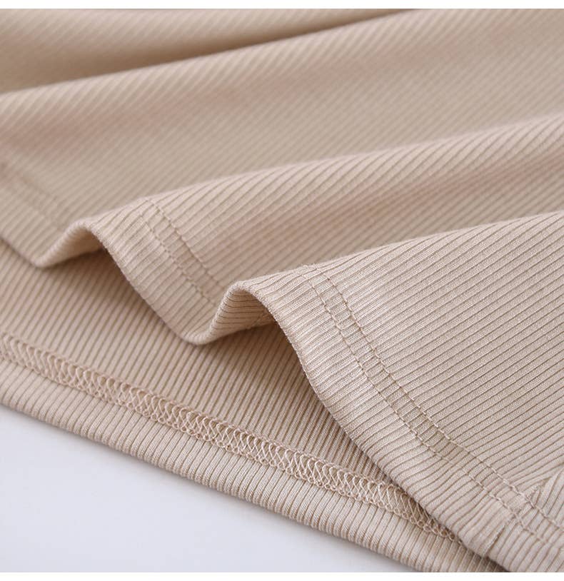 Laid back halter neck rib knit built-in bra tank top